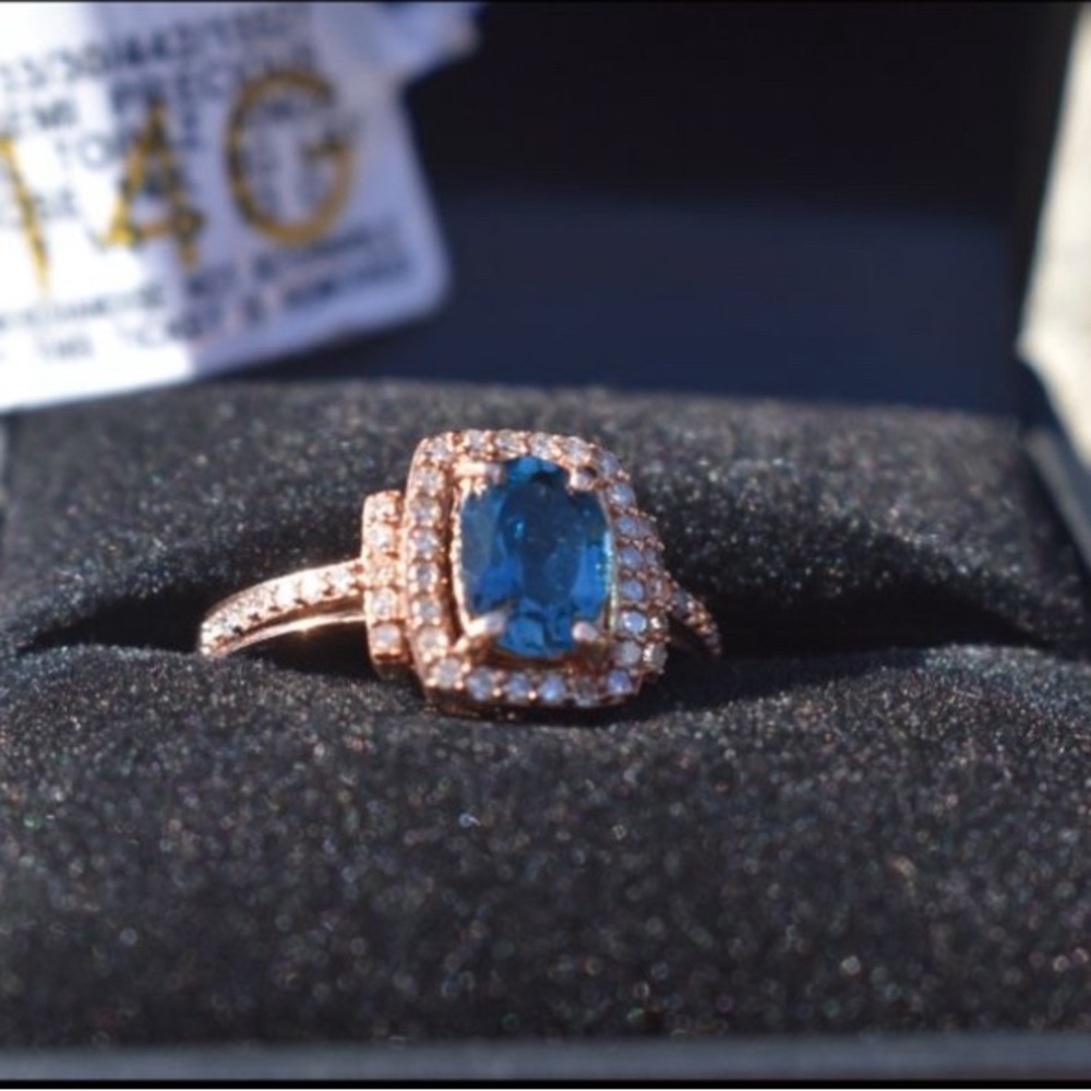 Macy's Semi Precious London Blue Topaz Ring Size 6